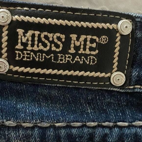 MISS ME Boyfriend Capri Jeans Blingy Dark Wash Thick Stitch Size 27 New with Tag - Picture 11 of 12